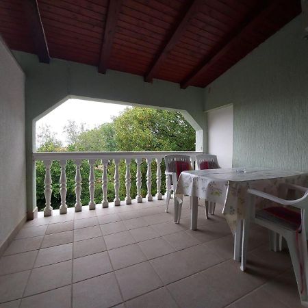 Apartment Pezic Кърк Екстериор снимка